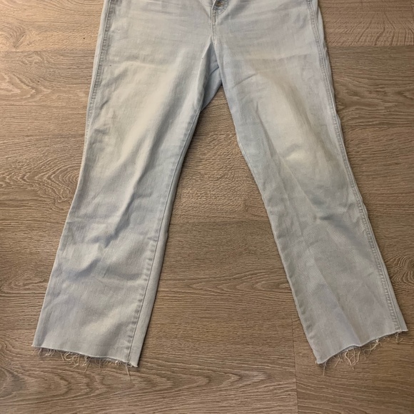 Old Navy Washed Cropped Flare Ankle Jeans - Picture 2 of 4
